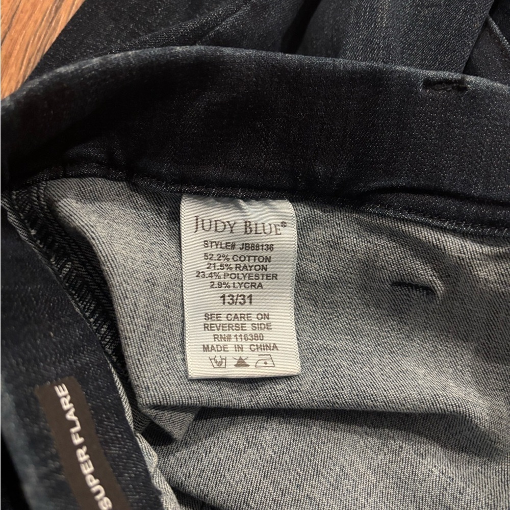 Judy Blue Pull On Super Flare Jean Dark Wash size 13/31 Great condition ! - Picture 3 of 16